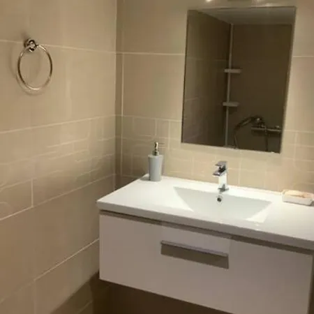 Centre Historique De - Face à La Mairie Appartement *