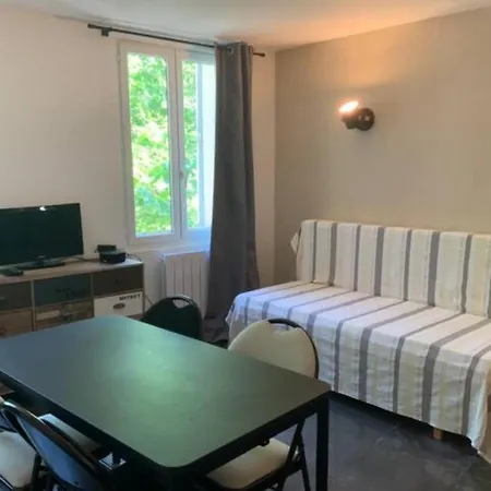 Centre Historique De - Face à La Mairie * Fréjus