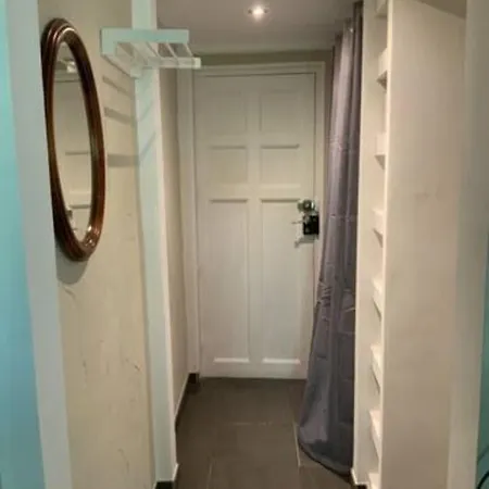 Centre Historique De - Face à La Mairie Fréjus