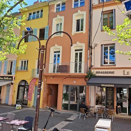 Appartement Centre Historique De - Face à La Mairie Fréjus